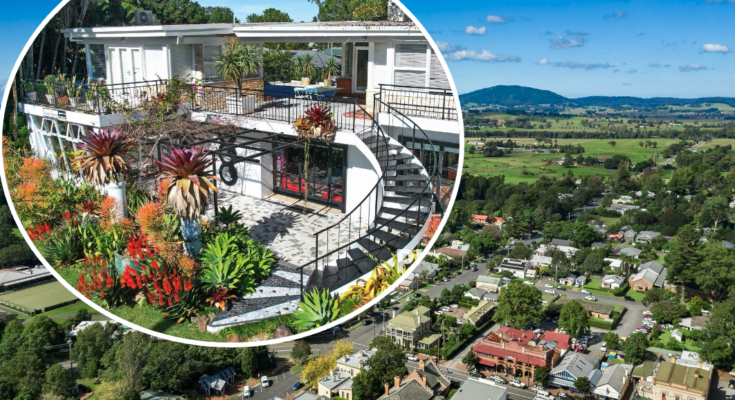 A 0,000-a-year mid-century icon hits the market in a busy tourist town