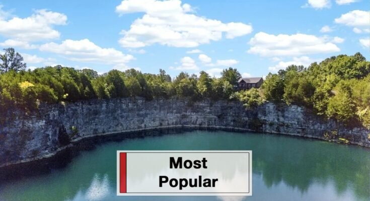 The house is located on the edge of a quarry rock and has a 7-hectare private lake The house is located on the edge of a quarry rock and has a 7-hectare private lake