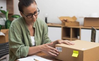 Hoe u een retourbeleid schrijft dat uw team daadwerkelijk kan volgen
