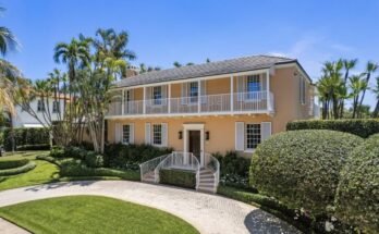 Rare  million 1938 salmon-colored Colonial offering hits the Palm Beach market