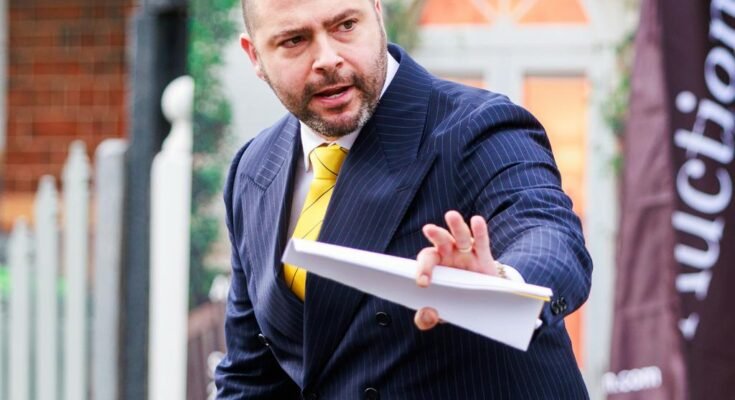 Melbourne auctions achieve 58.8 per cent success as Bundoora home sells for ,000 over guide value Melbourne auctions achieve 58.8 per cent success as Bundoora home sells for ,000 over guide value