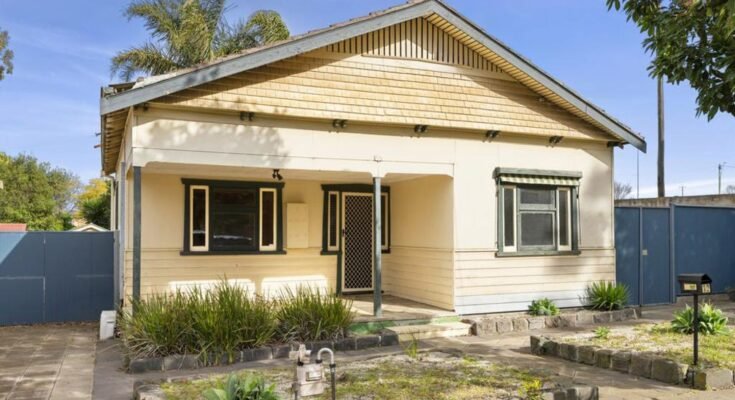 Geelong first-time buyers secure a characterful home 300m from the water Geelong first-time buyers secure a characterful home 300m from the water